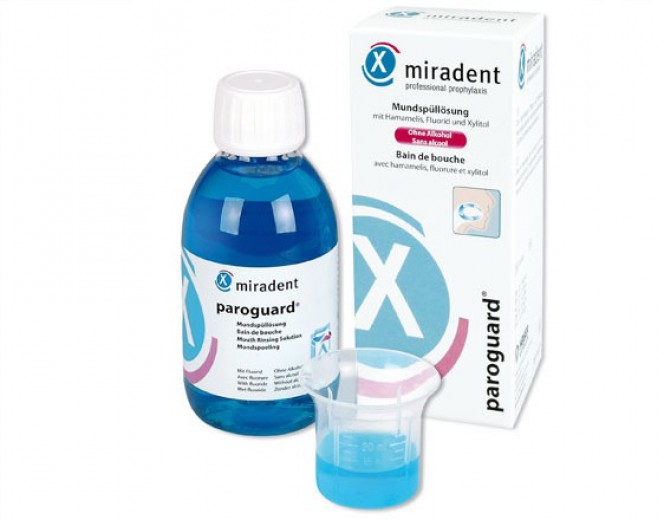 Miradent Paroguard, raztopina za izpiranje ust s CHX 200 ml